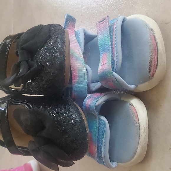 Lot of 4 Toddler girl's size 6 shoes - Picture 11 of 11